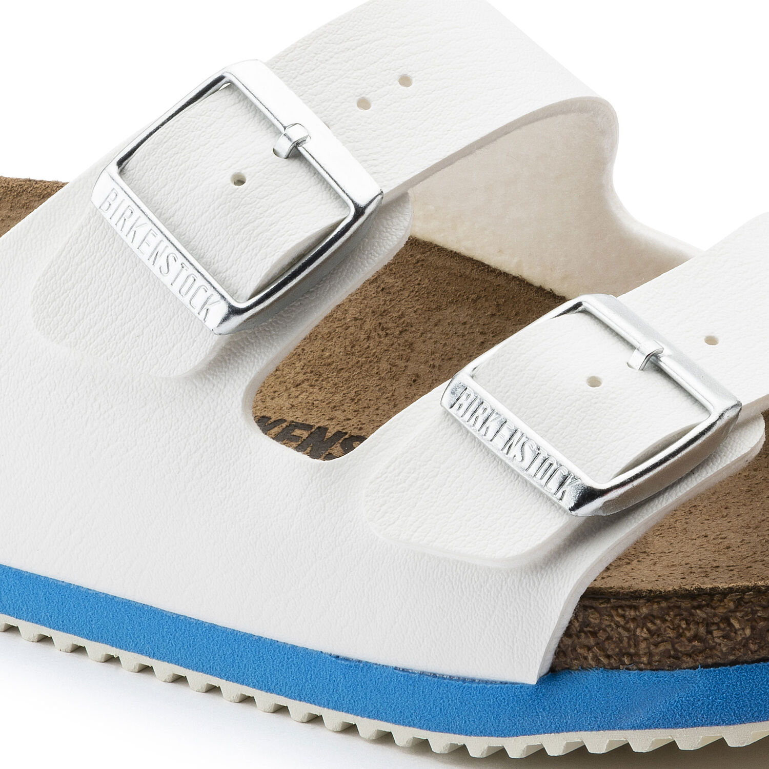 Vit Arizona sandal från Birkenstock med godkänd skridsäker sula