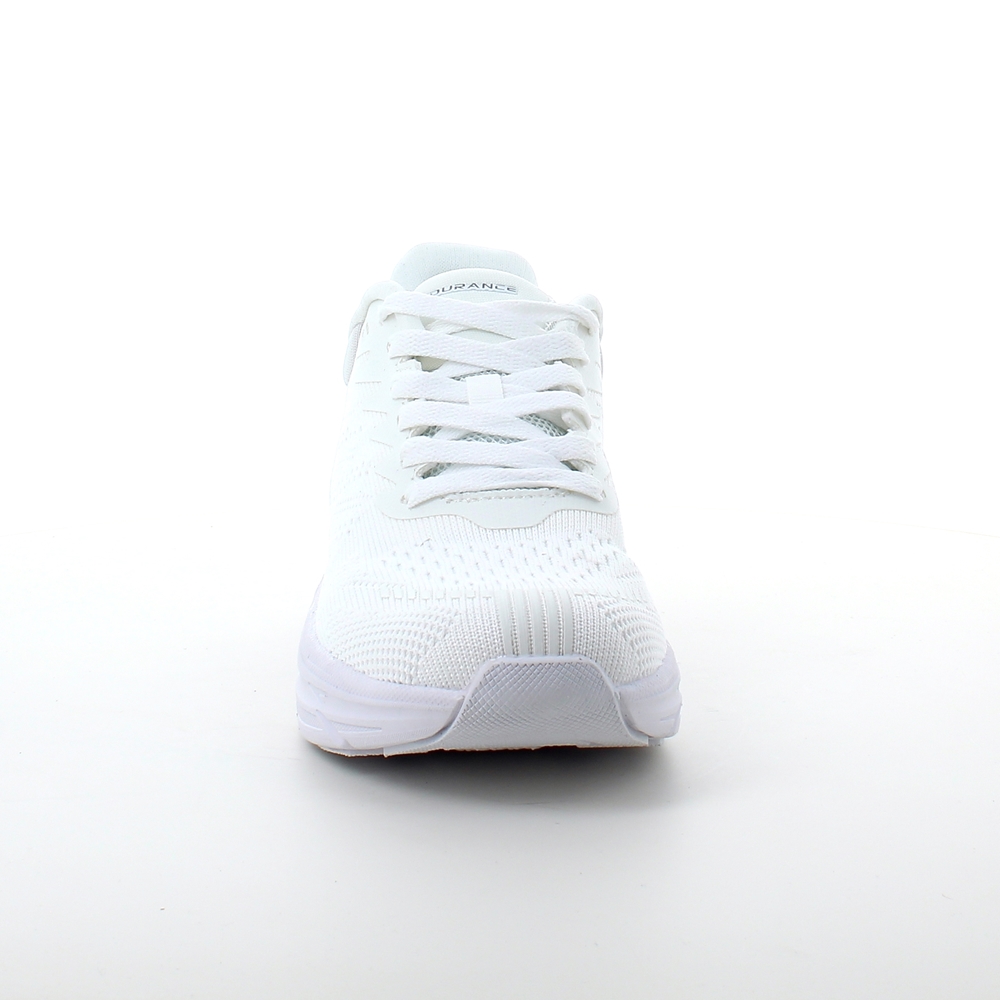 Vita ComfortFit sneakers från Endurance.