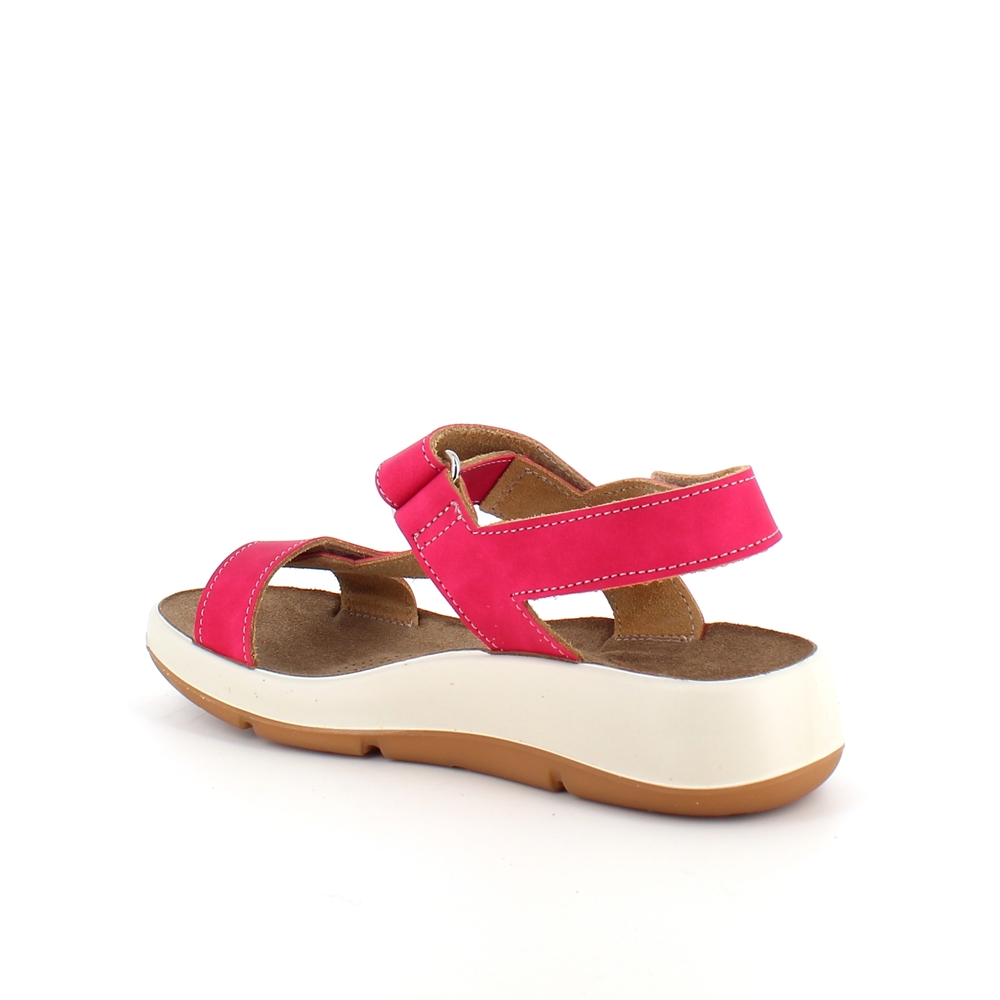 Fuchsia skinnsandal med tre justerbara remmar och svangstöd