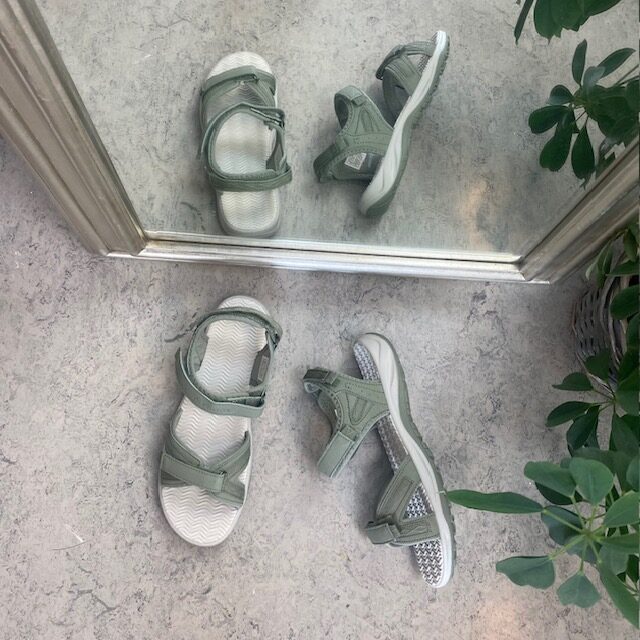 Olivgrön sport sandal med 3 velcroremmar