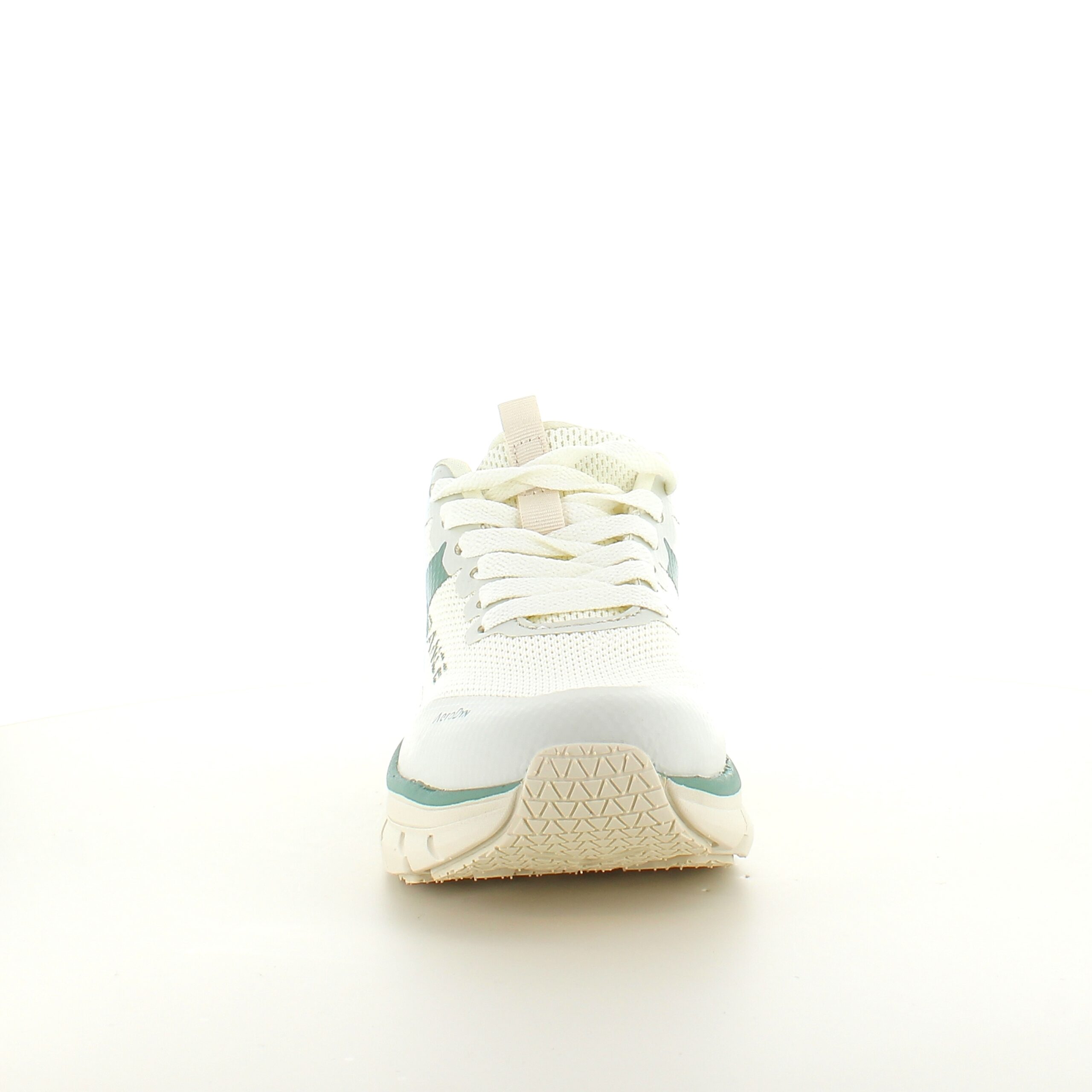 Andningsbara Endurance Comfortfit sneakers med gröna detaljer