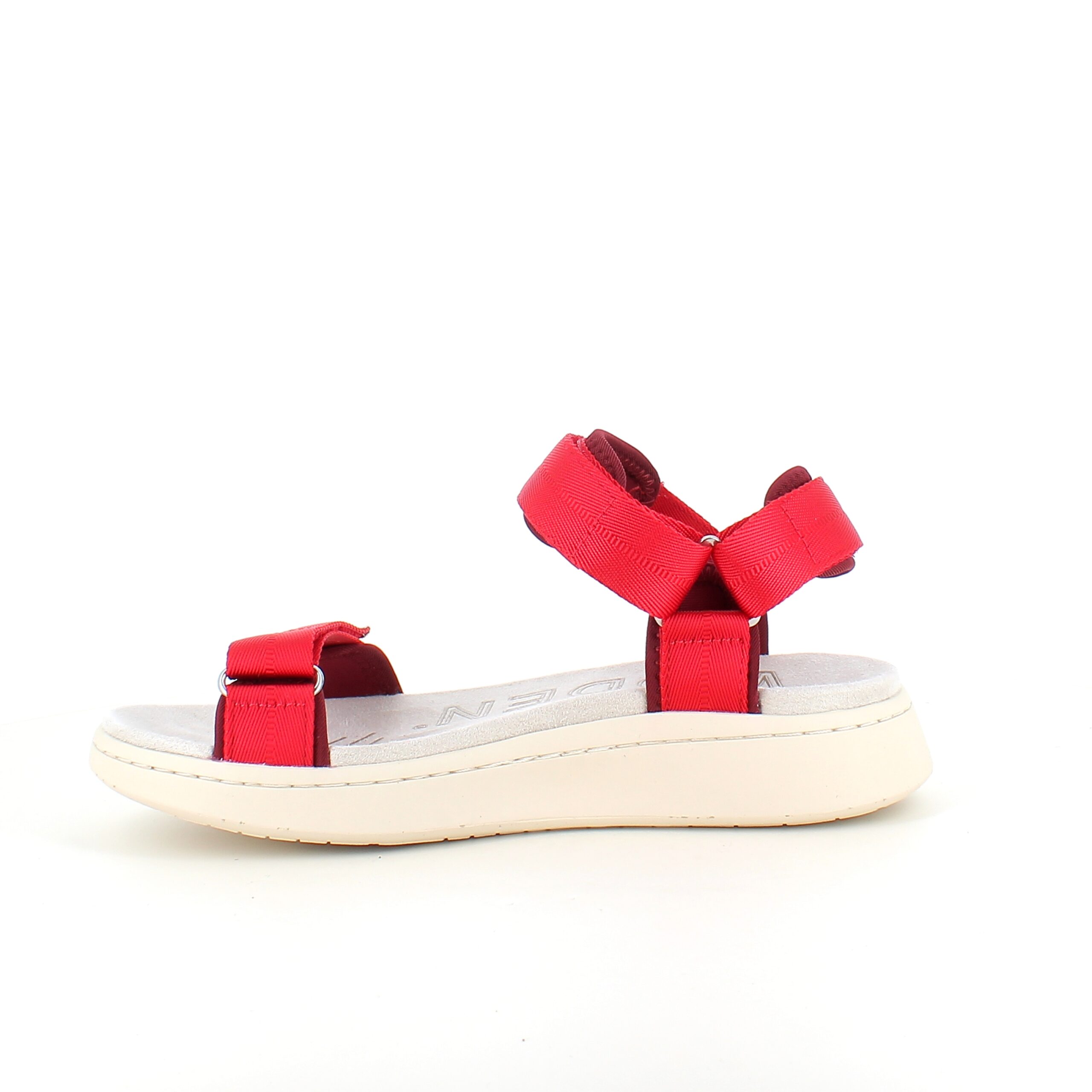 Smart röd sandal från Woden