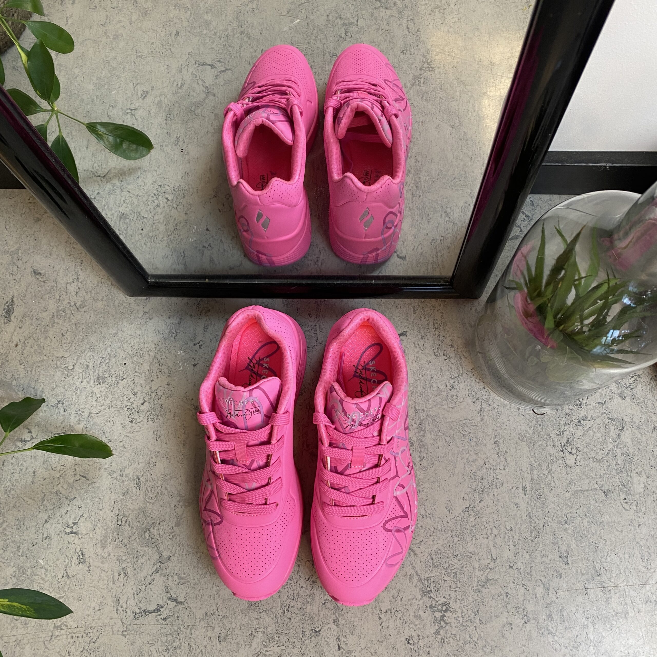 Rosa hjärtskor från Skechers