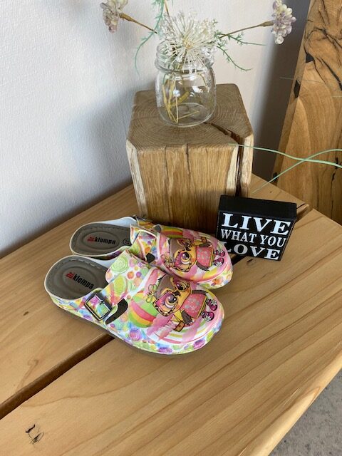 Träskor med ugglemönster