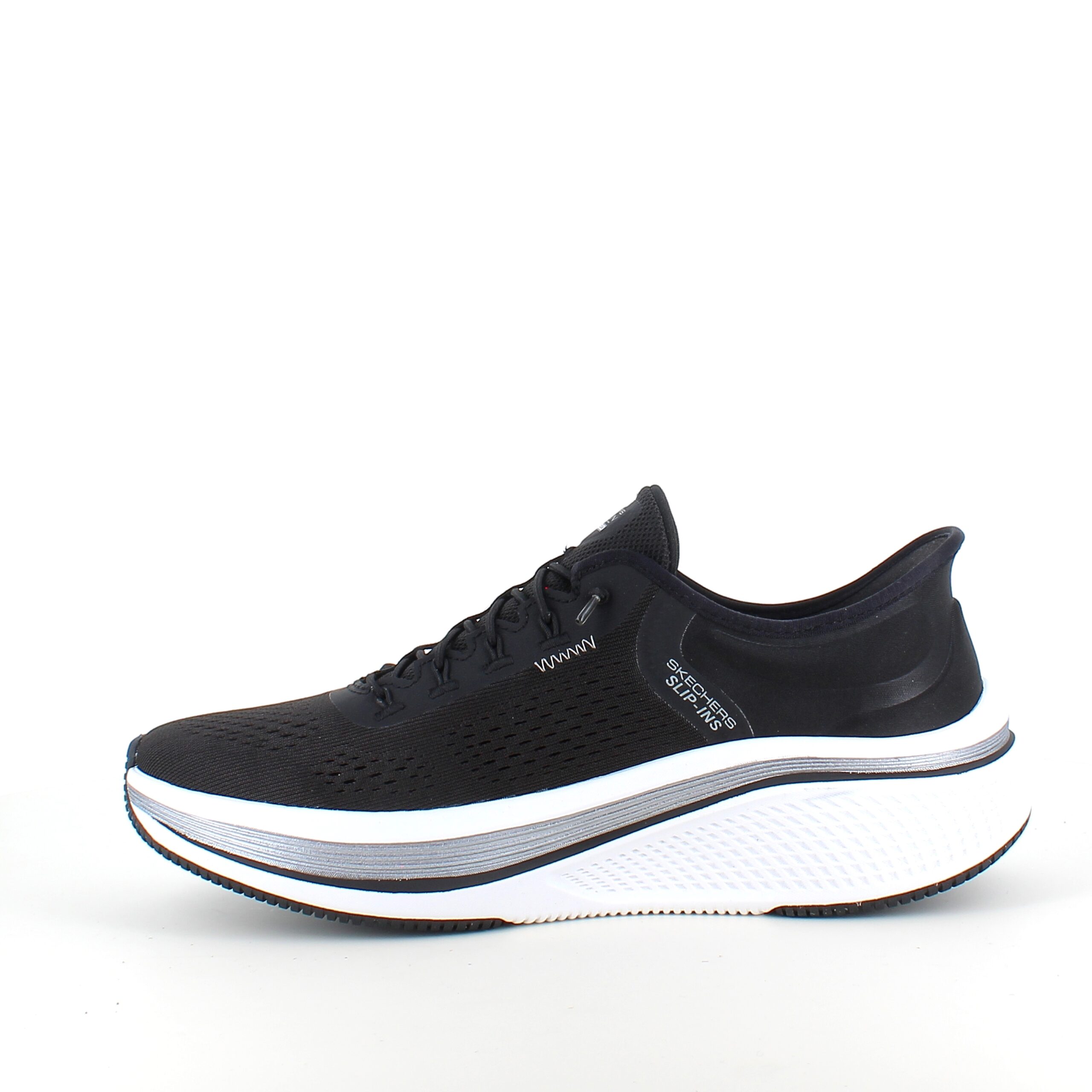 Svarta slip-ins skor från Skechers med elastisk snörning