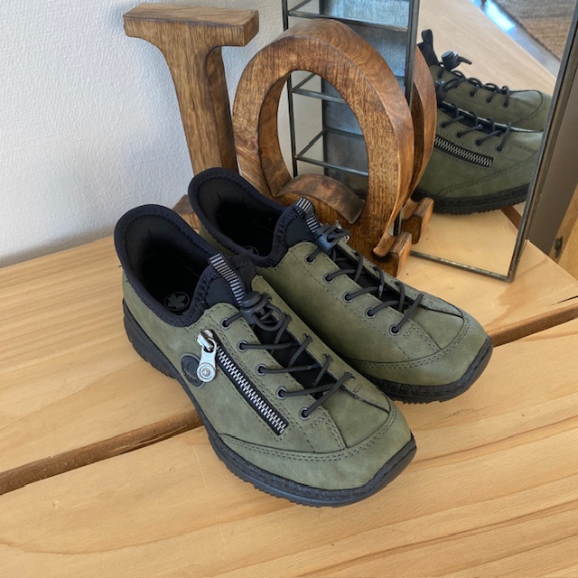Olivengrön Rieker slip-on sneakers