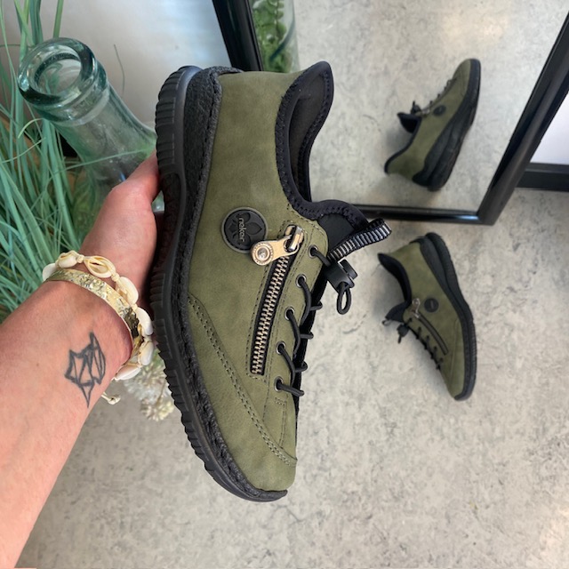 Olivengrön Rieker slip-on sneakers
