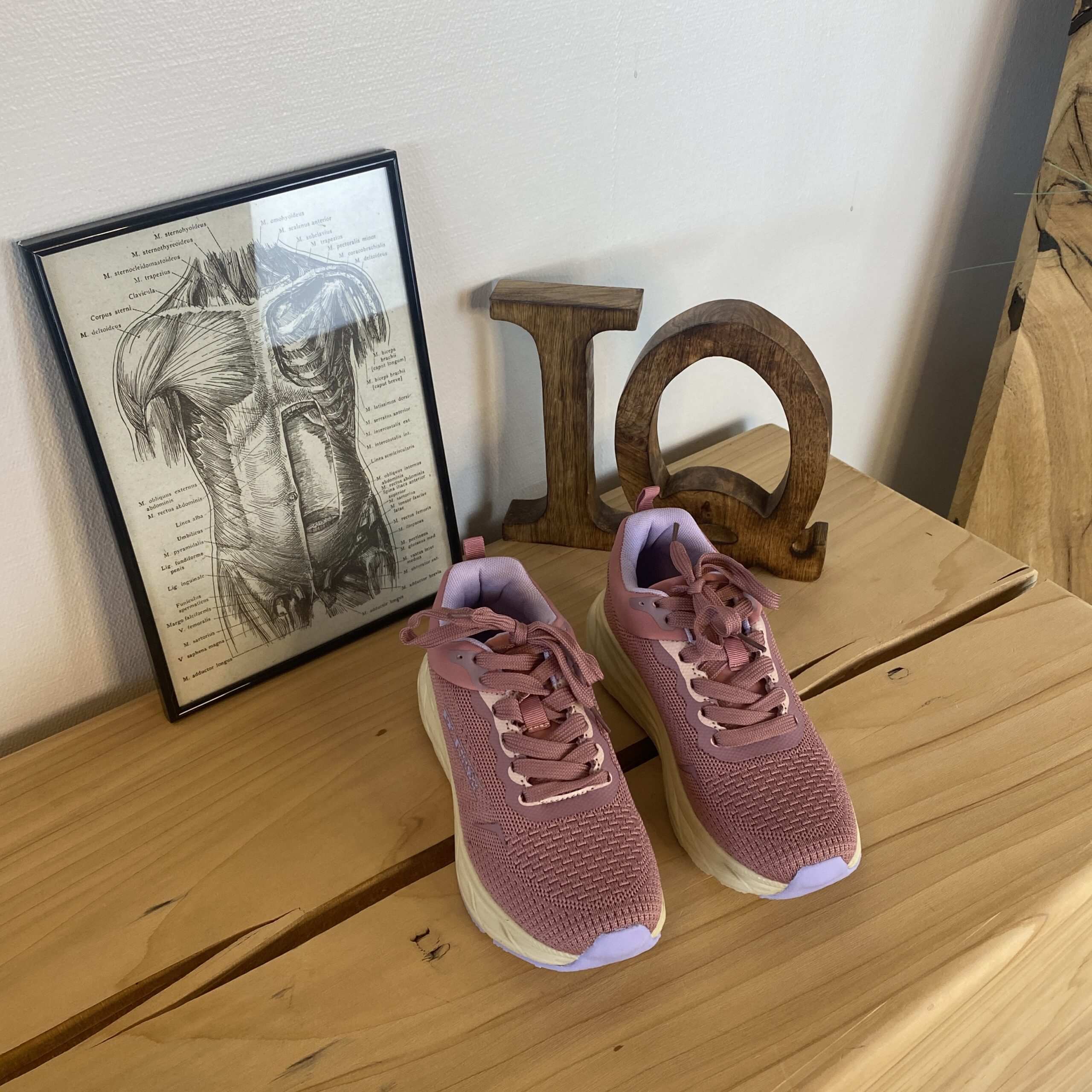 Rosa lätta skor med stötdämpande sula