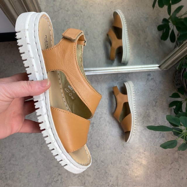 Mjuka bruna lädersandaler från Relaxshoe