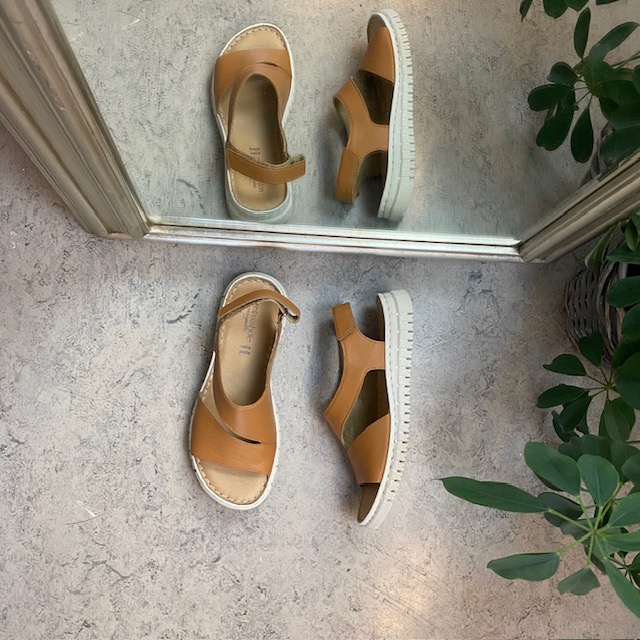Mjuka bruna lädersandaler från Relaxshoe