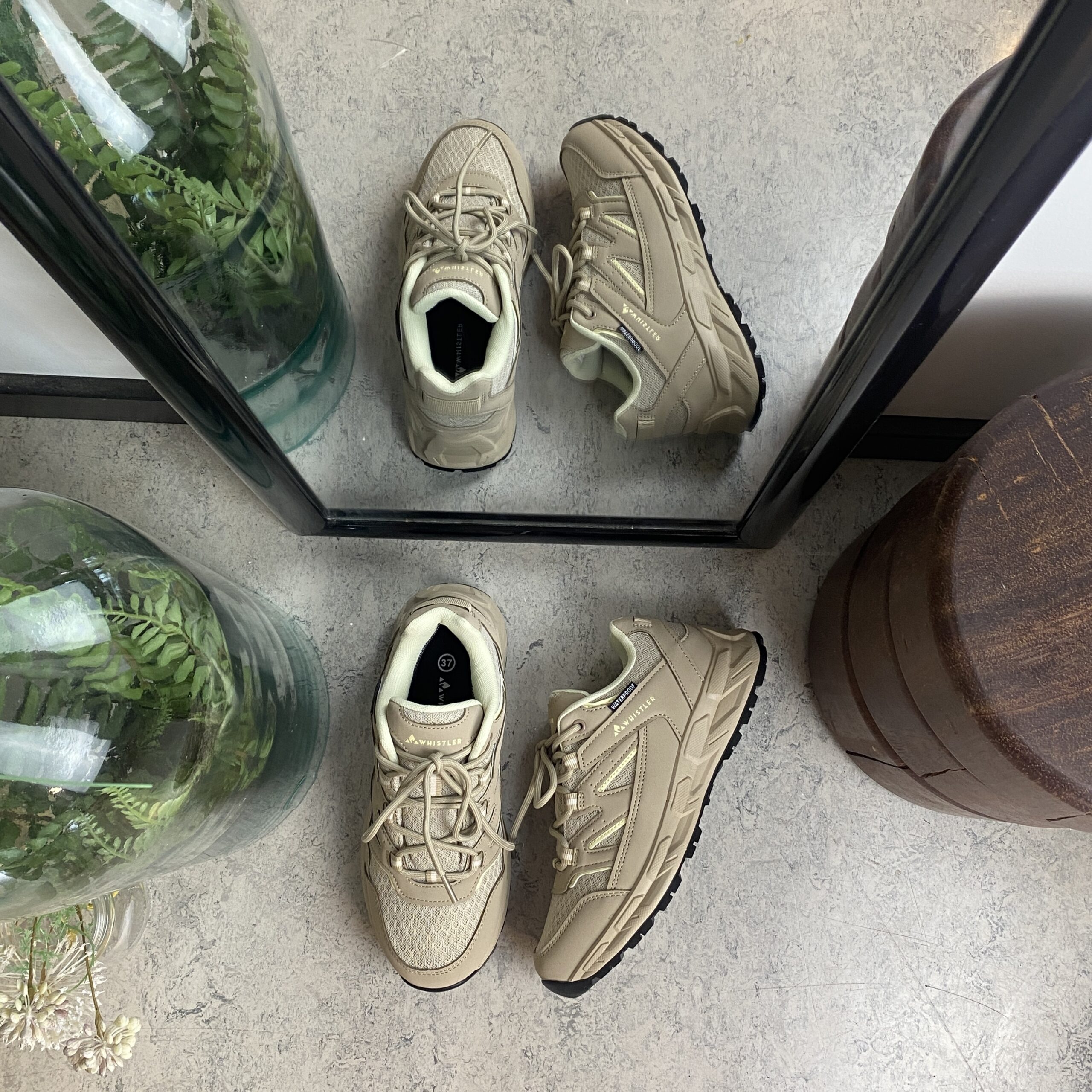 Beige utomhusskor från Whistler