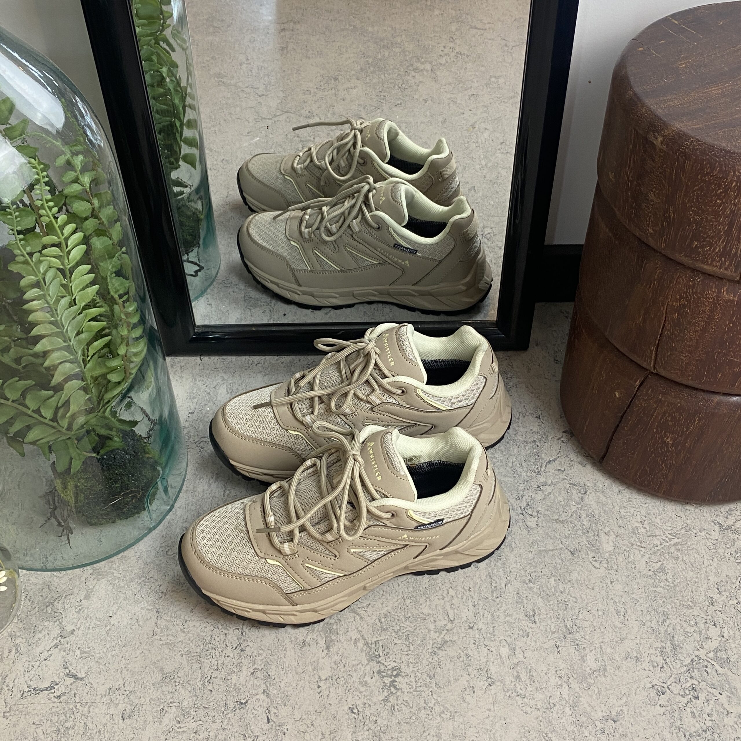 Beige utomhusskor från Whistler