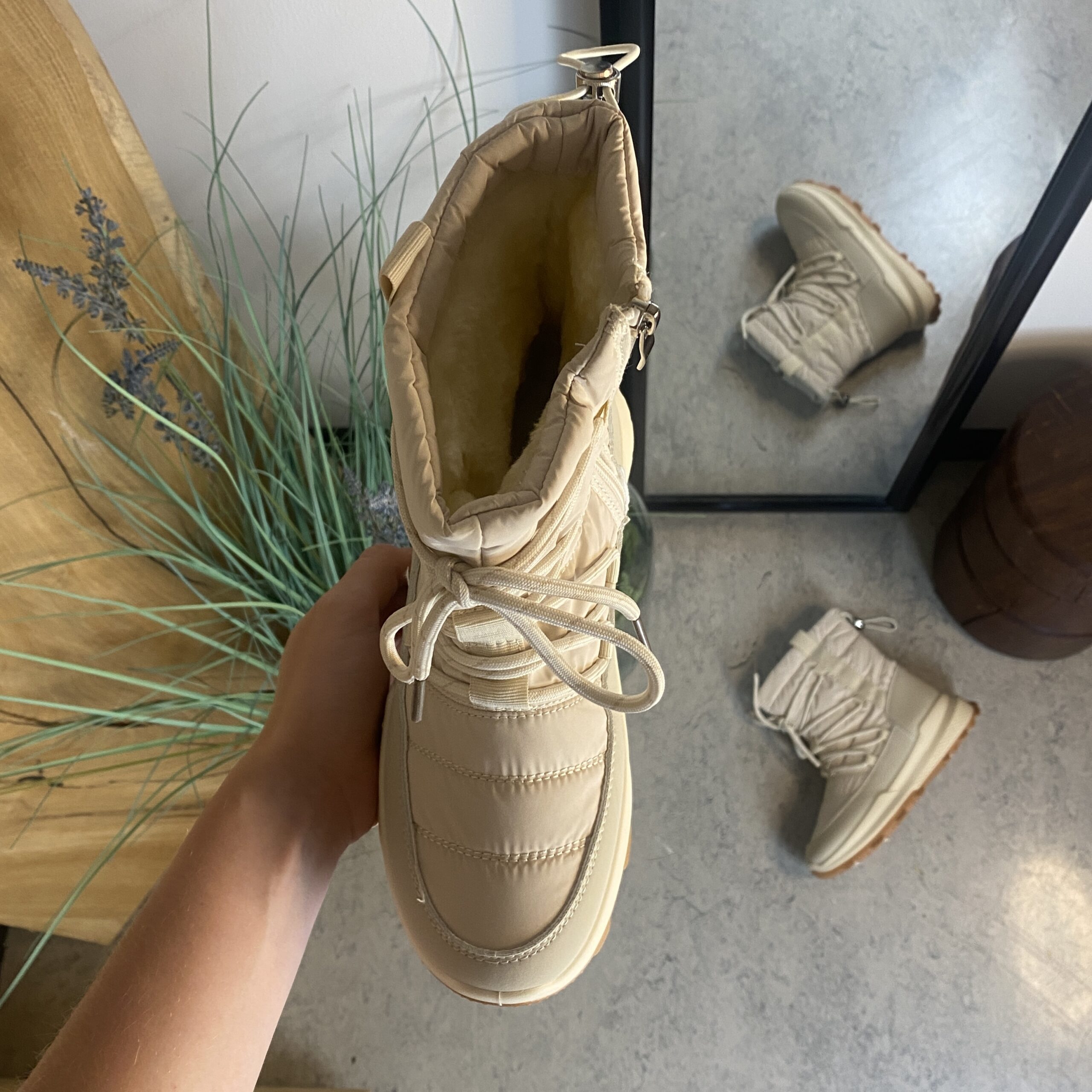 Beige vinterstövel med härligt mjukt foder