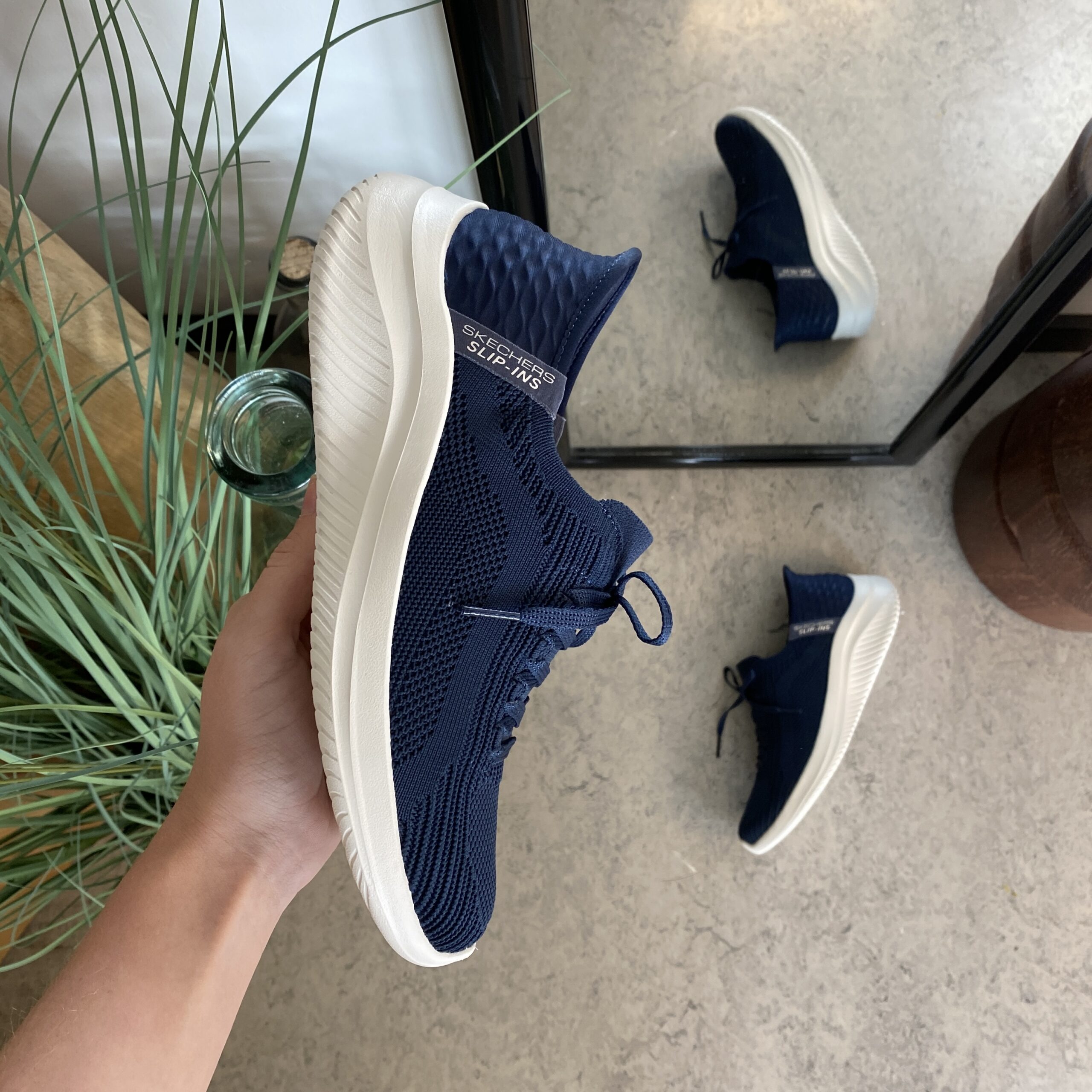 Mörkblå Skechers Slip-ins med hålfotsstöd