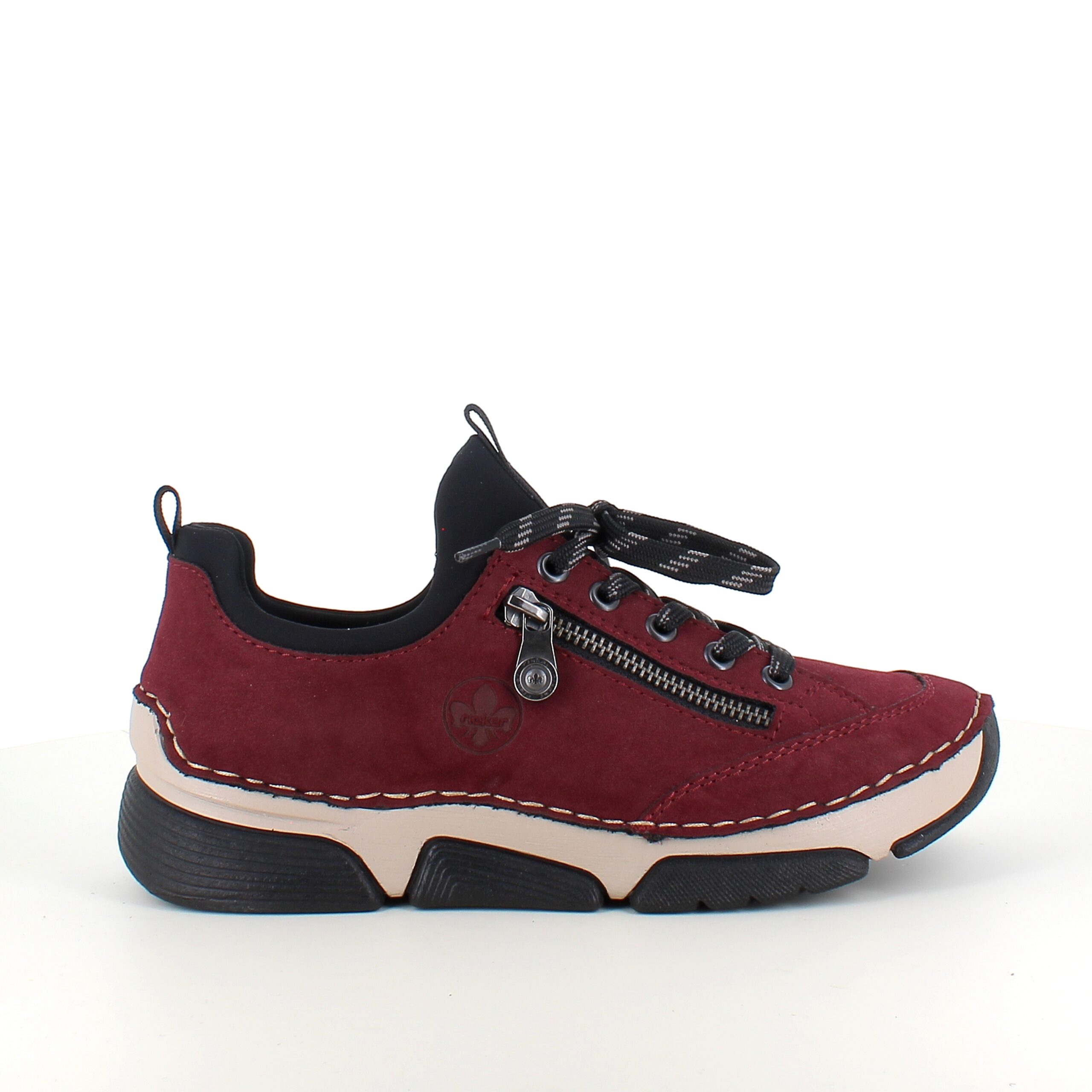 Bordeaux sneakers från Rieker med bra stötdämpning