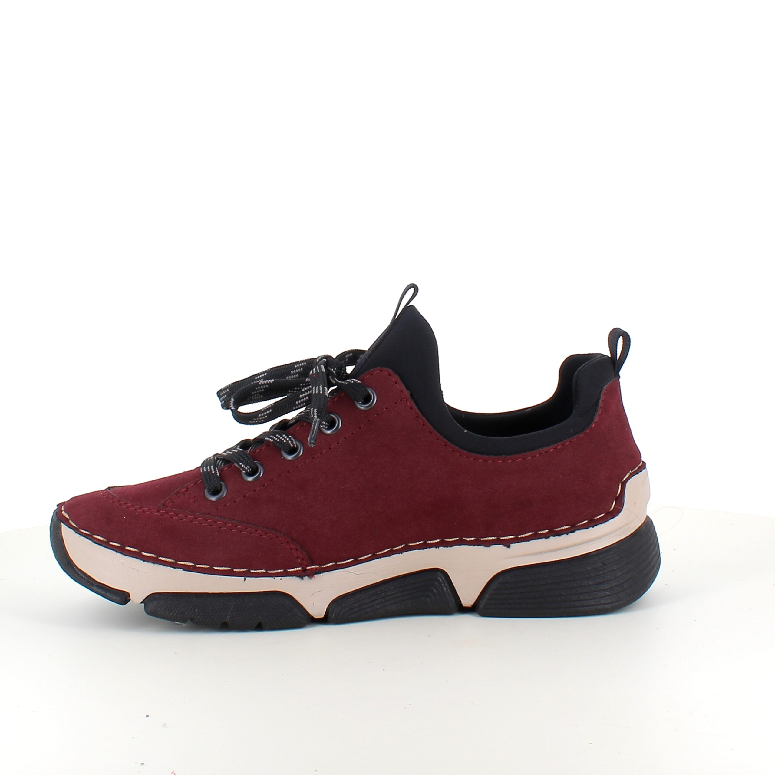 Bordeaux sneakers från Rieker med bra stötdämpning