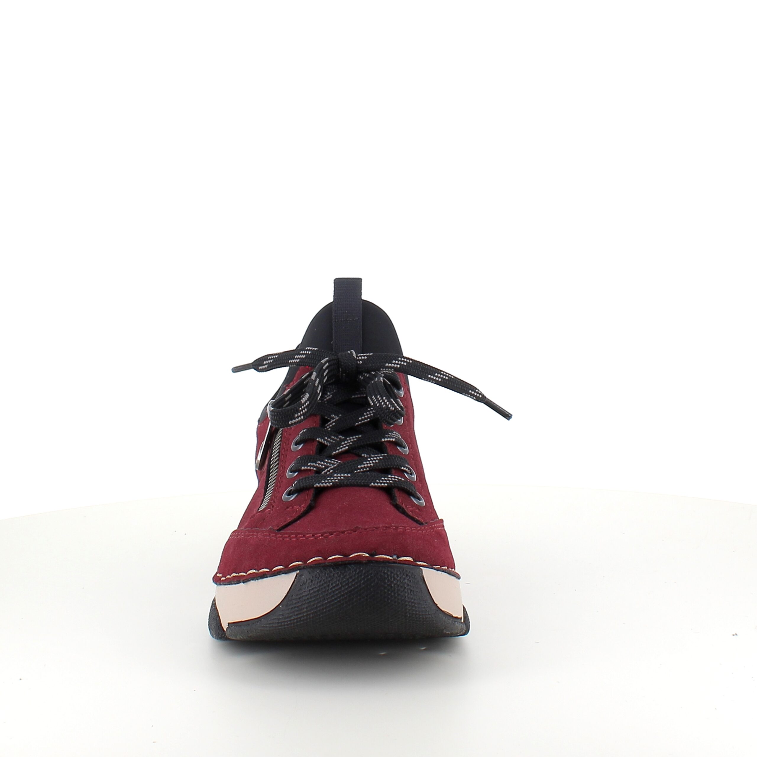 Bordeaux sneakers från Rieker med bra stötdämpning